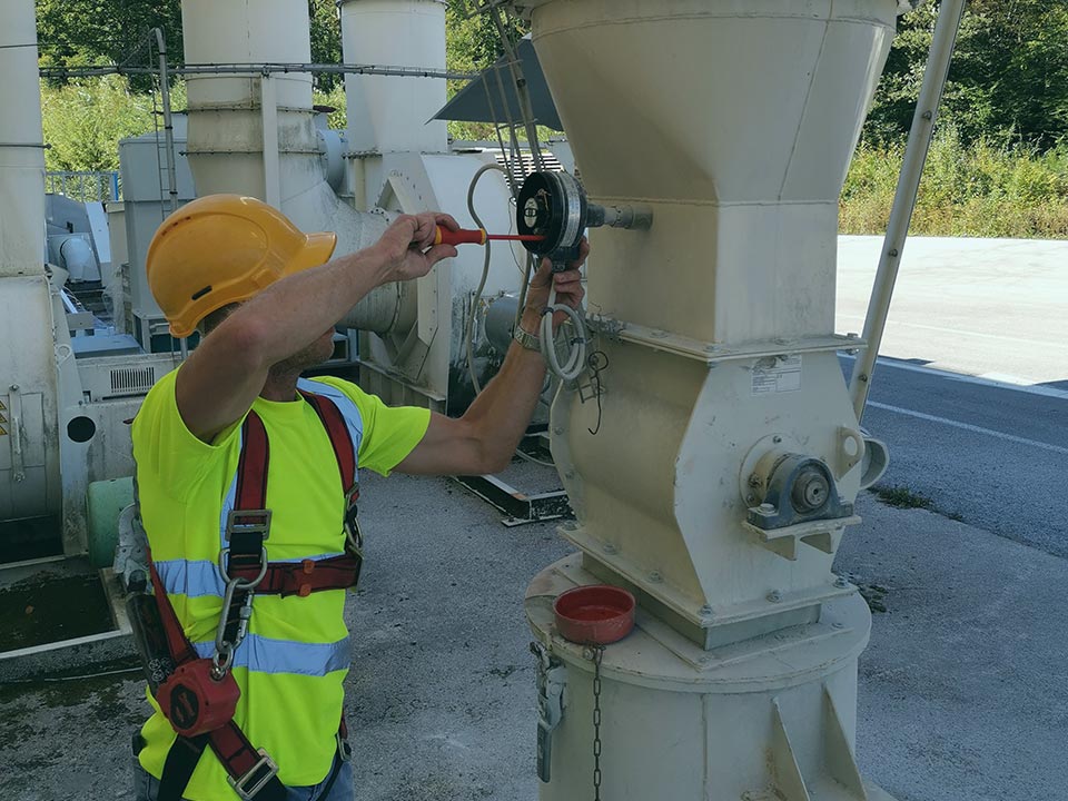 Solutions de dépoussiérage, filtration, aspiration : maintenance, suivi d'installation et contrôle